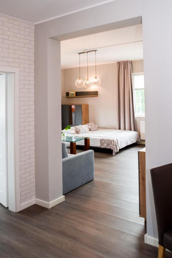 Hotel 107 Rumia Bagian luar foto